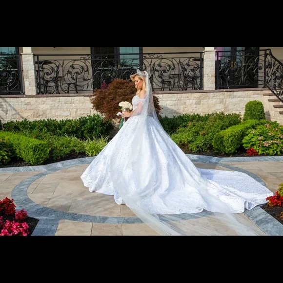 Ball gown wedding dress for sale